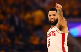 火箭重创!范弗里特前十字韧带撕裂 预计新赛季报销